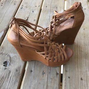 brown wedges